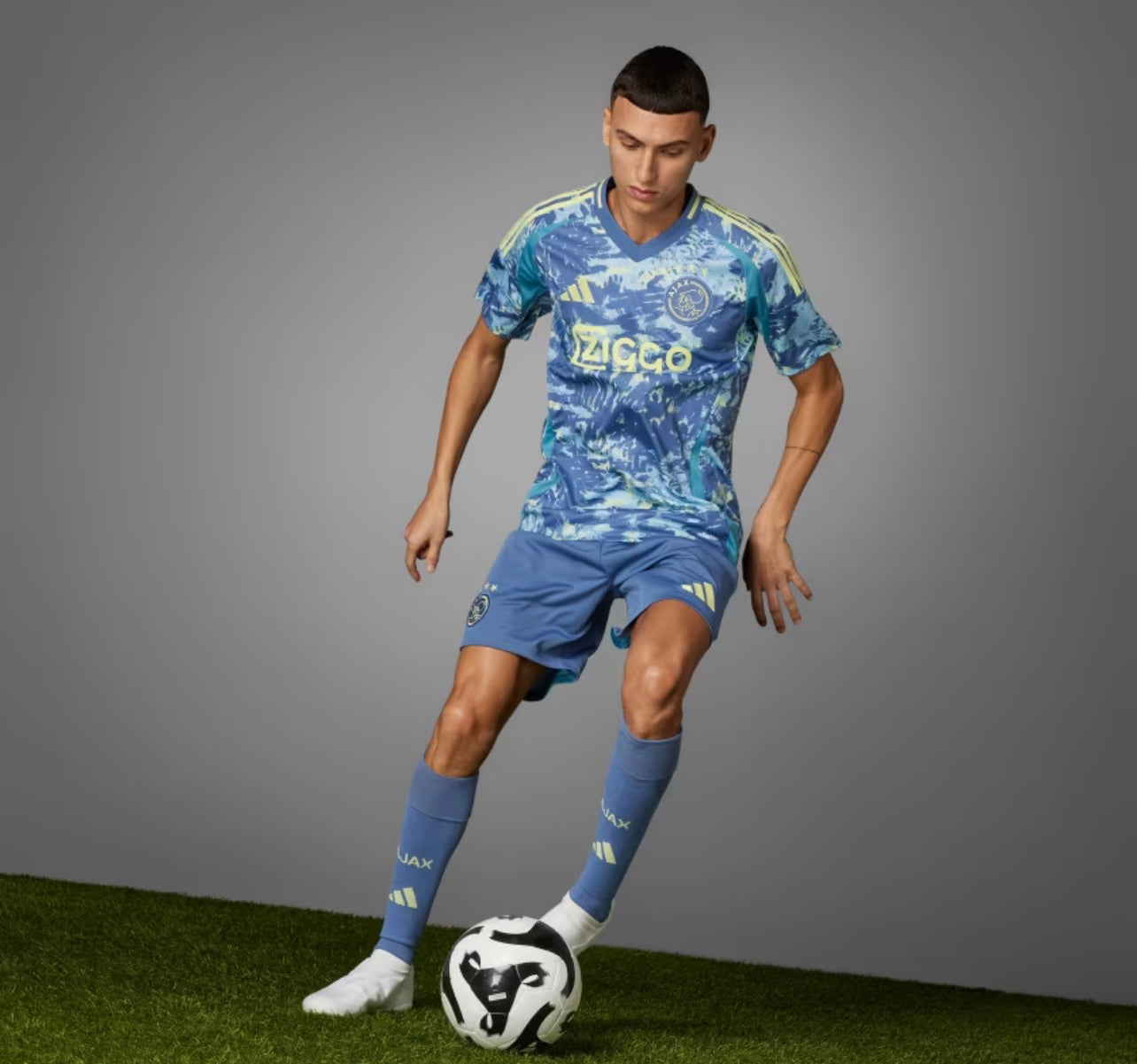 MAILLOT AJAX EXTÉRIEUR
24/25